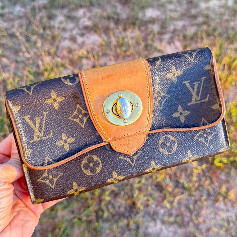 Authentic Louis Vuitton Boetie wallet